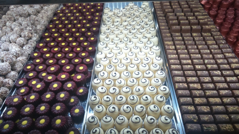 vente-GAREOULT-min_chocolates_milk_chocolate_white_chocolate_truffles_candy_food_treat_cacao-1213769